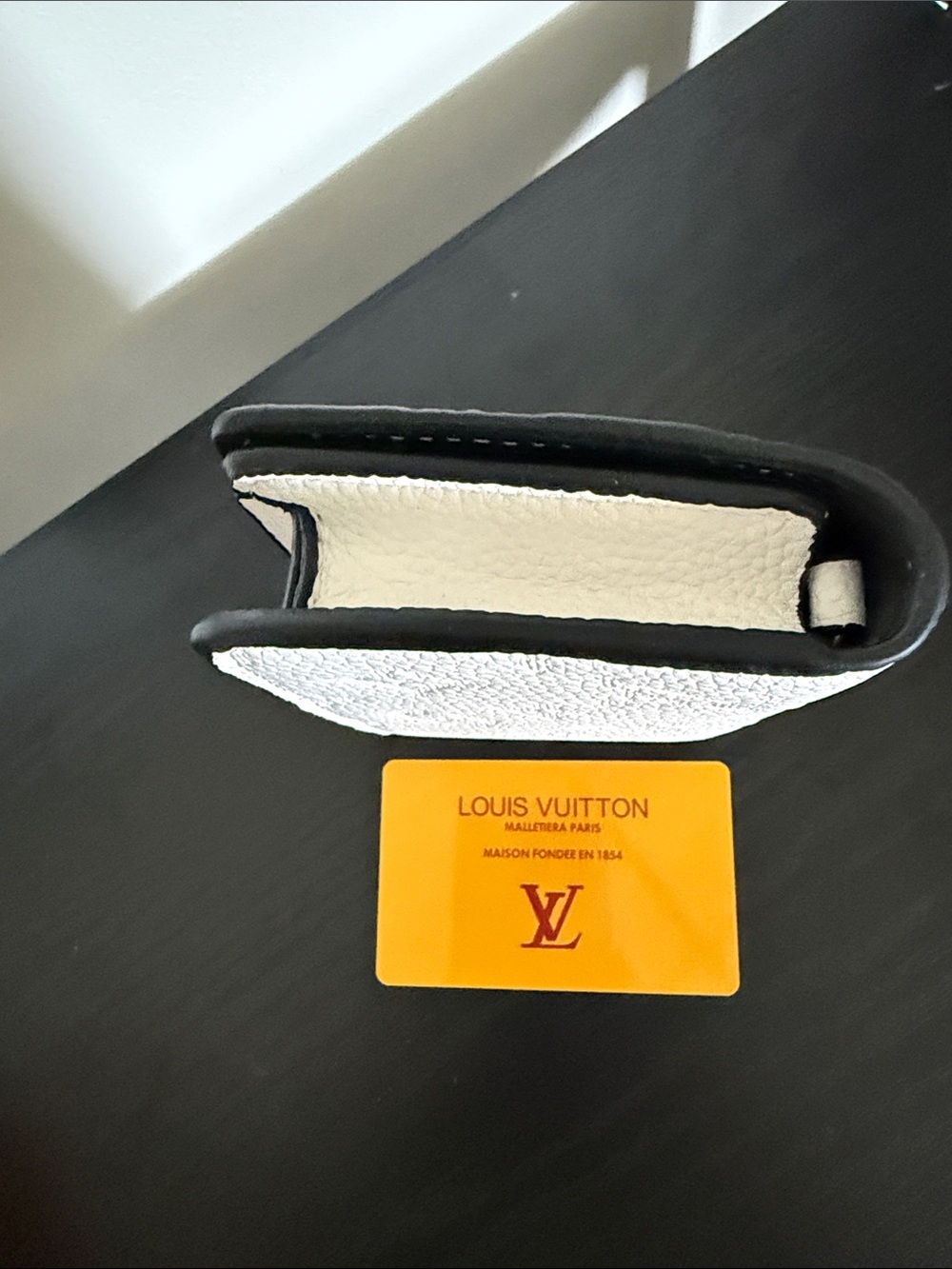Louis Vuitton White Monogram Envelope Clutch Wallet with Gold LV logo - Picture 3 of 7